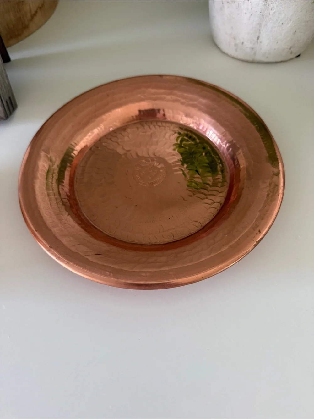 Hammered Copper Oil Pourer with Tray - Copper Finish.